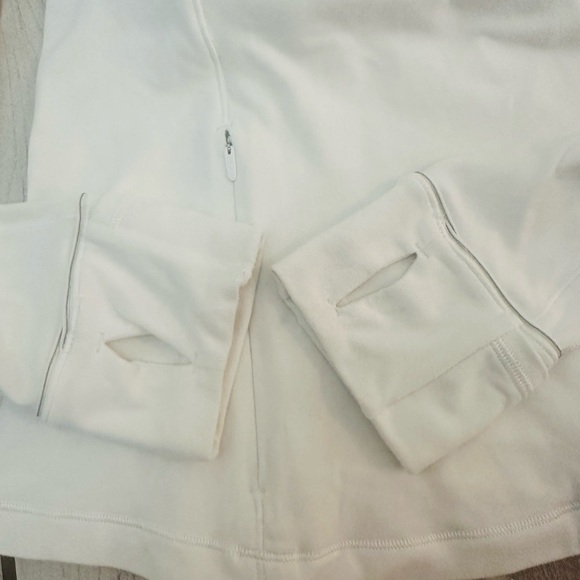 Lululemon,  Run Briskly, 1/2 zip, Pullover, White, 6 - Picture 4 of 9